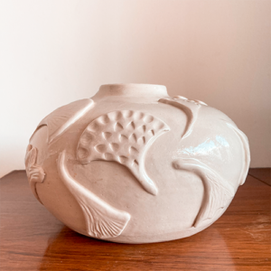 vase Jahia ceramique couleur neutre avec paterne coquillage