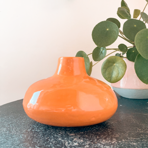 03-pop-moyen vase pop moyen orange ceramique atelier mozin